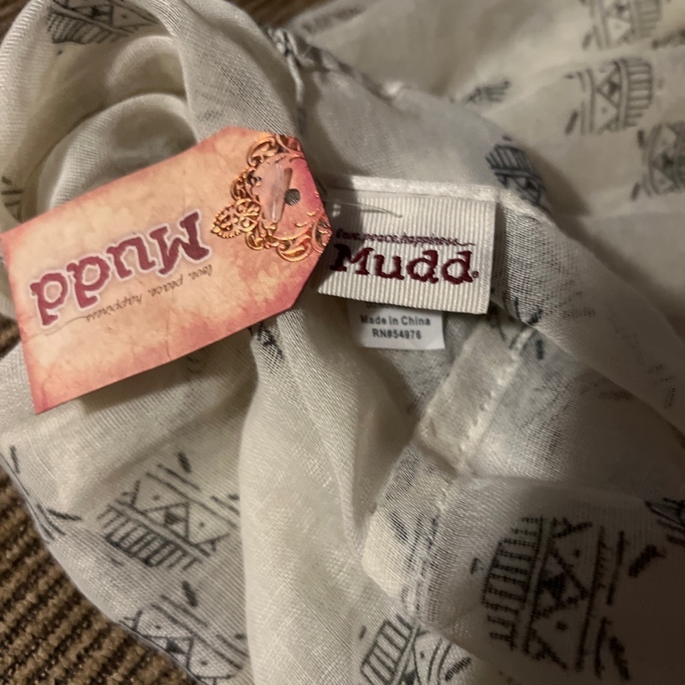 Sheer lightweight Ivory Infinity Scarf Owls - Picture 2 of 6